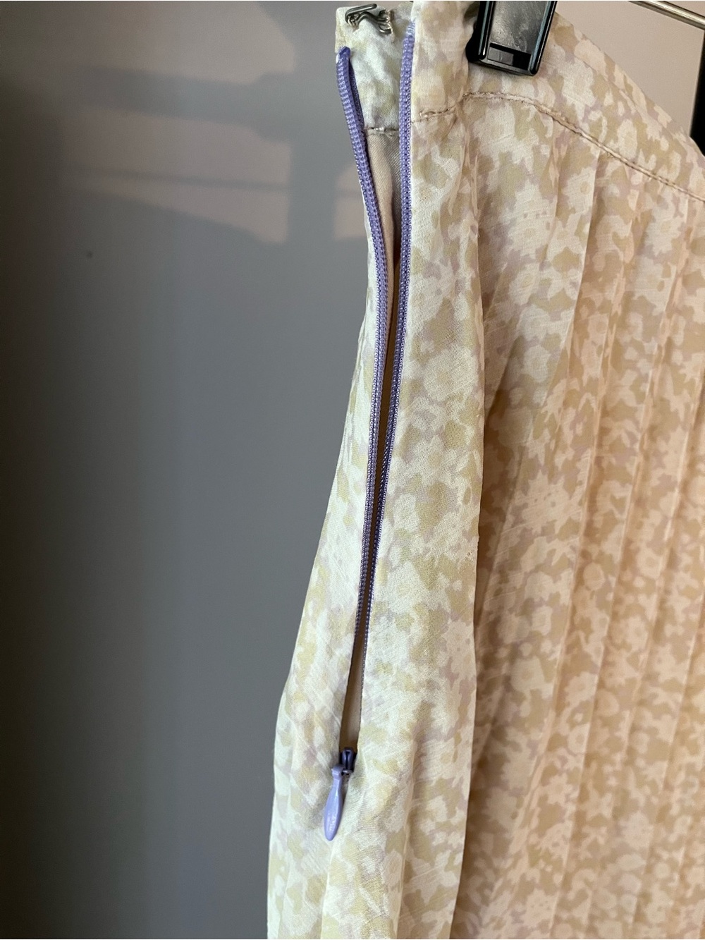 OAK + FORT Cream Pleated Floral Midi Skirt - Picture 4 of 5